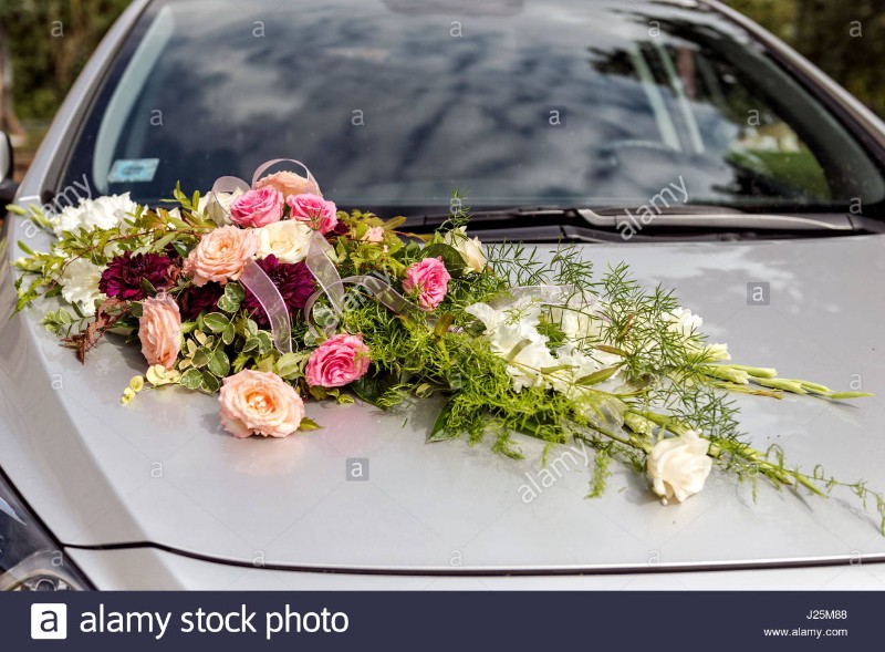 Fleurs pour Capot de Voiture de Mariage